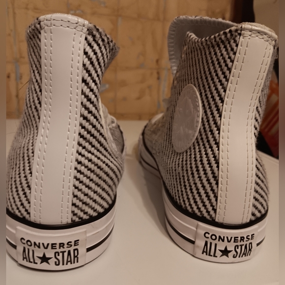 Converse Hightops - Picture 4 of 7